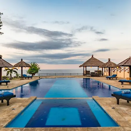 Villa Bukti Paradise- Captivating Beachfront Villa